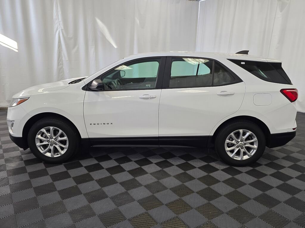 Used 2020 Chevrolet Equinox LS image 3
