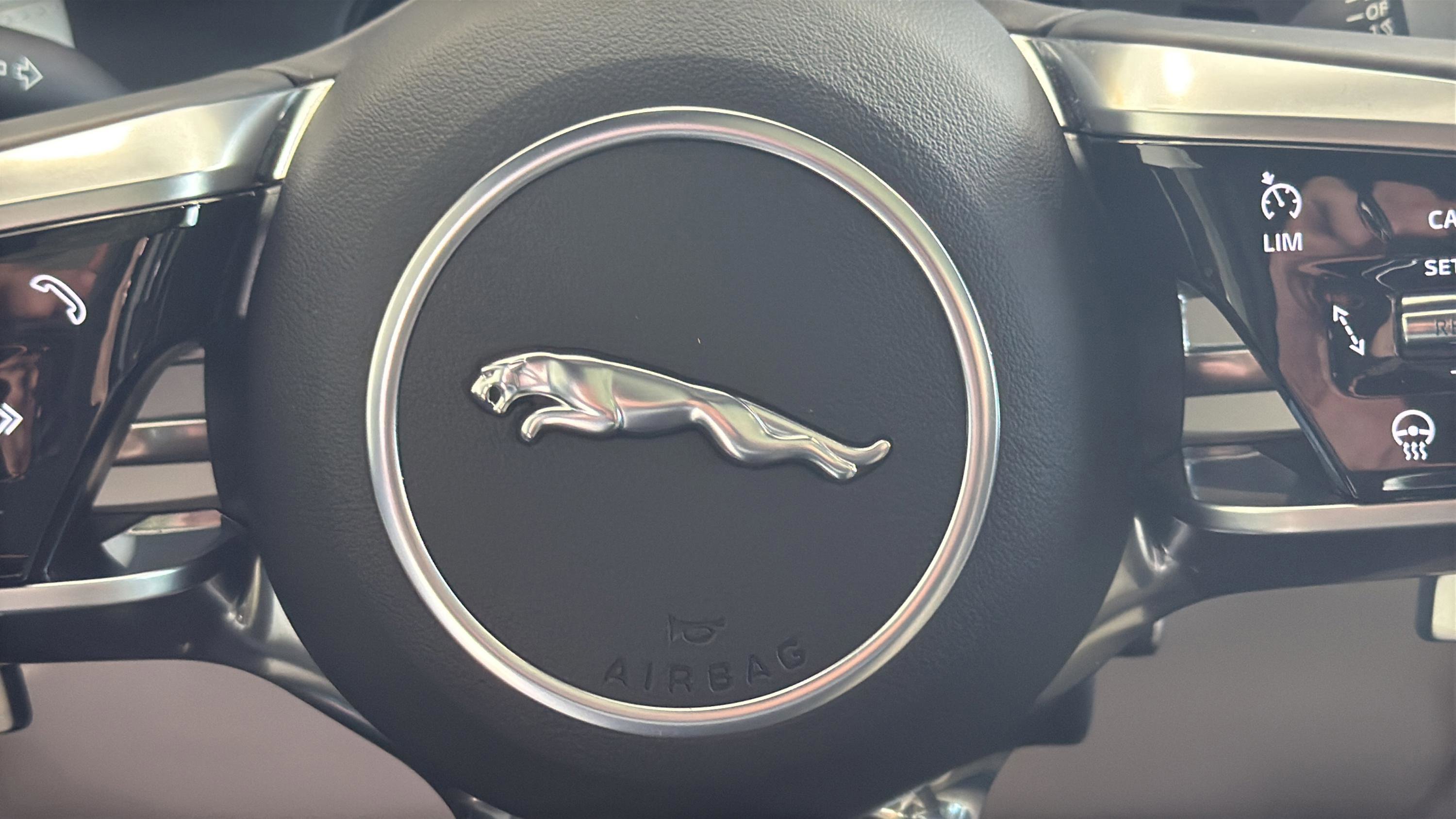 Used 2022 Jaguar F-PACE SVR AWD/4WD image 35