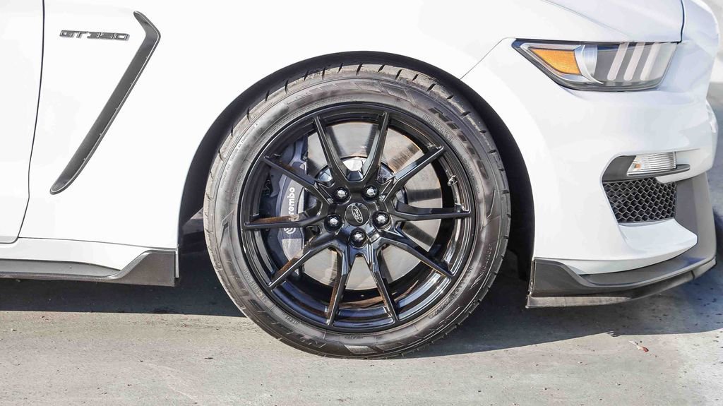 Used 2020 Ford Mustang Shelby GT350 w/ Technology Package image 11