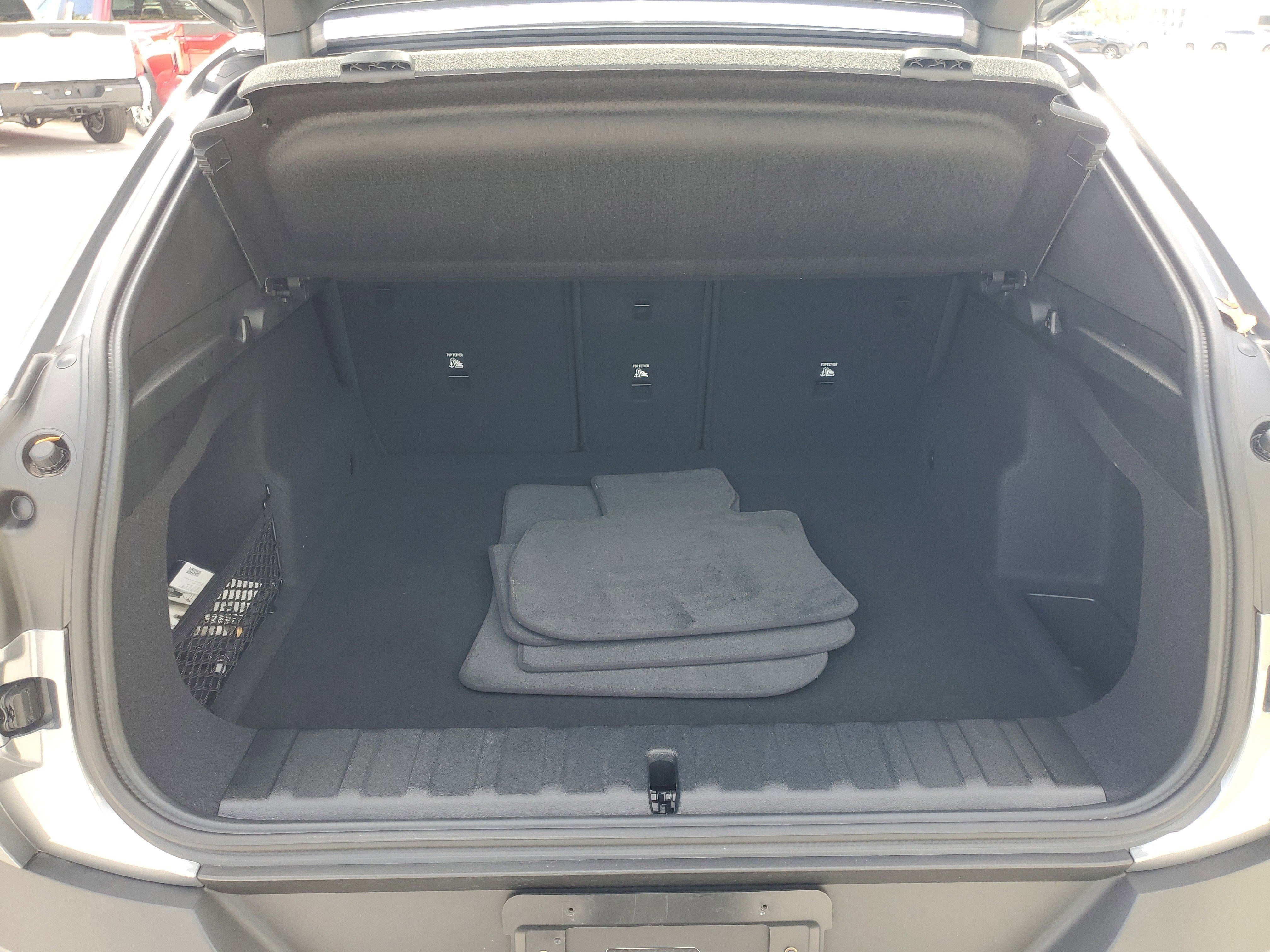 Used 2024 BMW X2 xDrive28i w/ Premium Package image 9