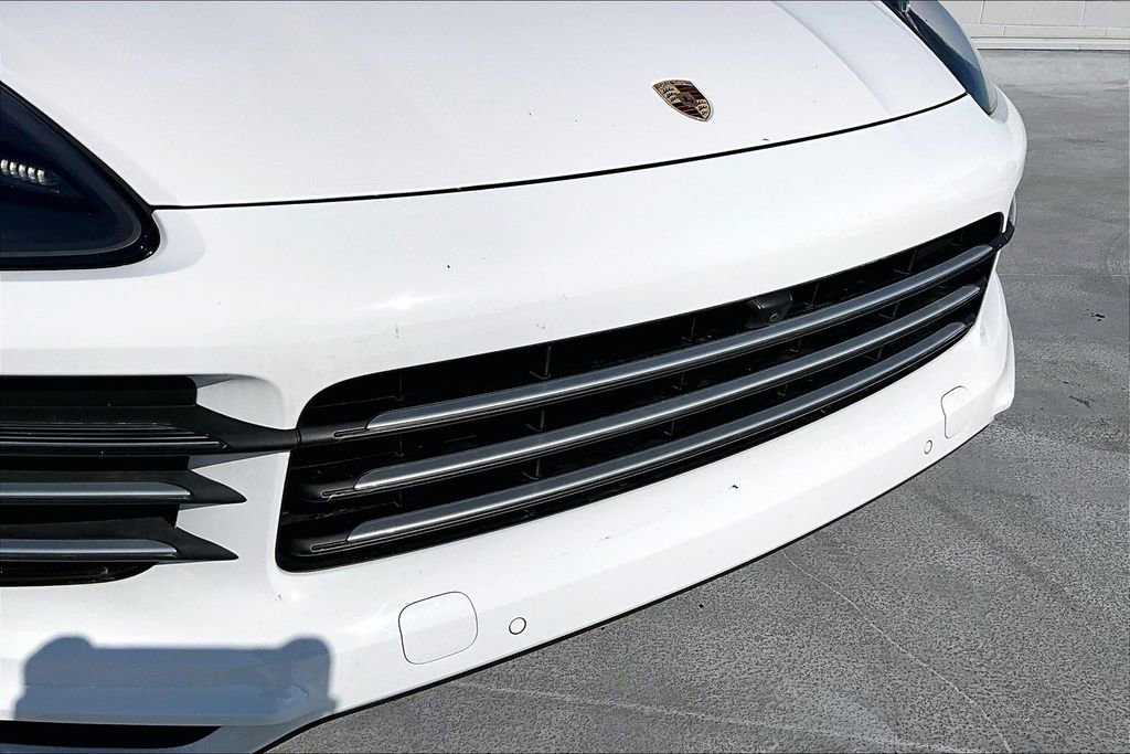 Used 2022 Porsche Cayenne image 31