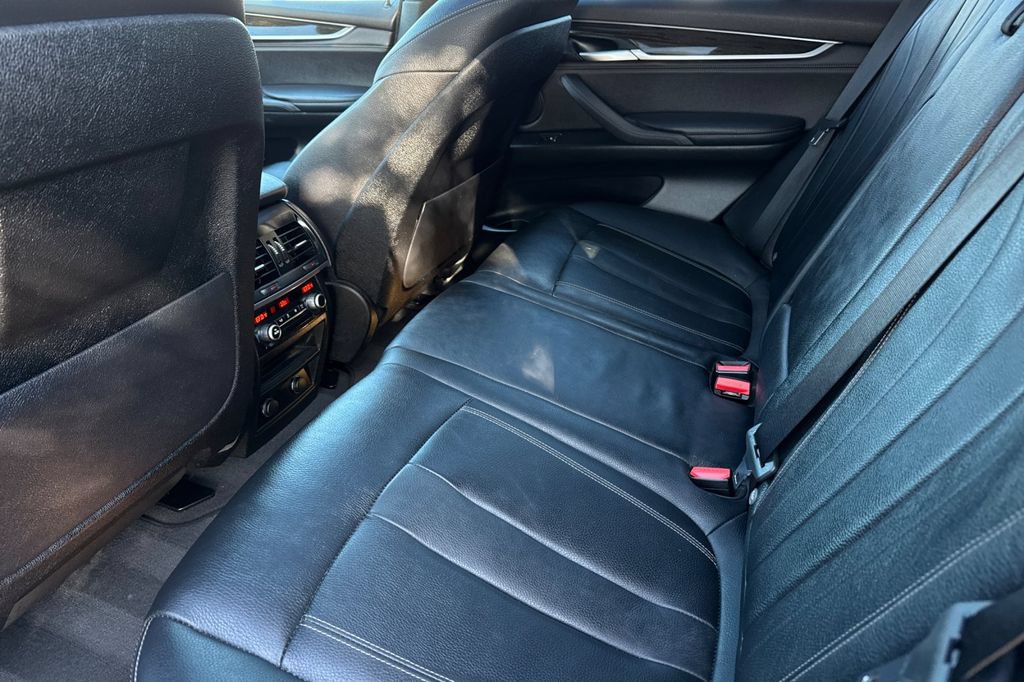 Used 2018 BMW X5 xDrive40e w/ M Sport Package AWD/4WD image 12
