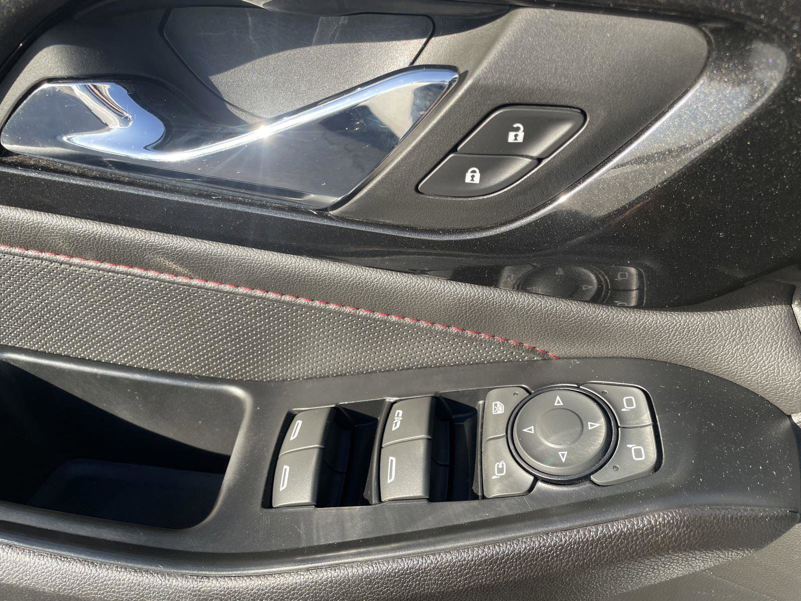 Used 2023 Chevrolet Traverse RS image 11