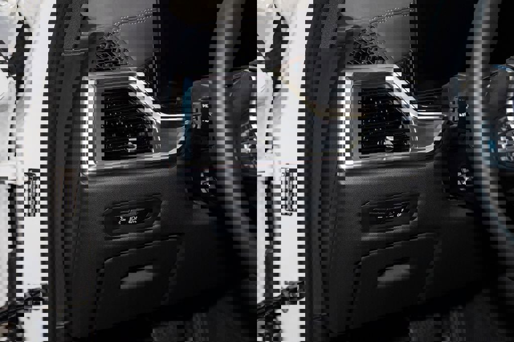 New 2026 BMW X5 xDrive50e image 14