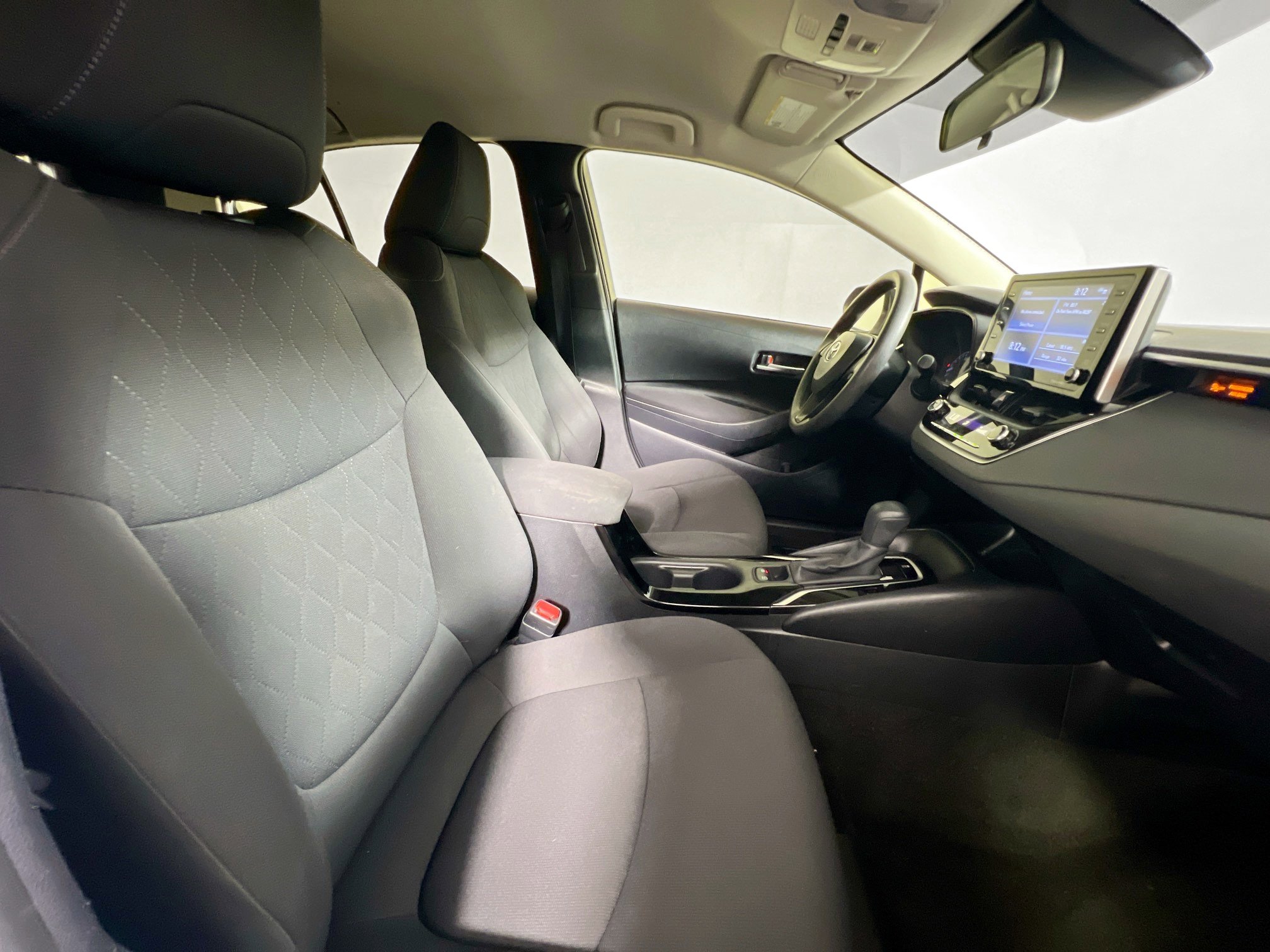 Used 2021 Toyota Corolla LE w/ LE Convenience Package FWD image 30