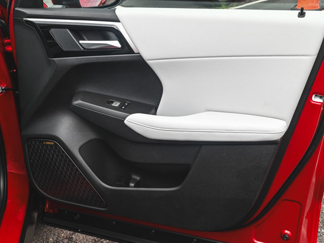 New 2025 Mitsubishi Outlander SE image 9