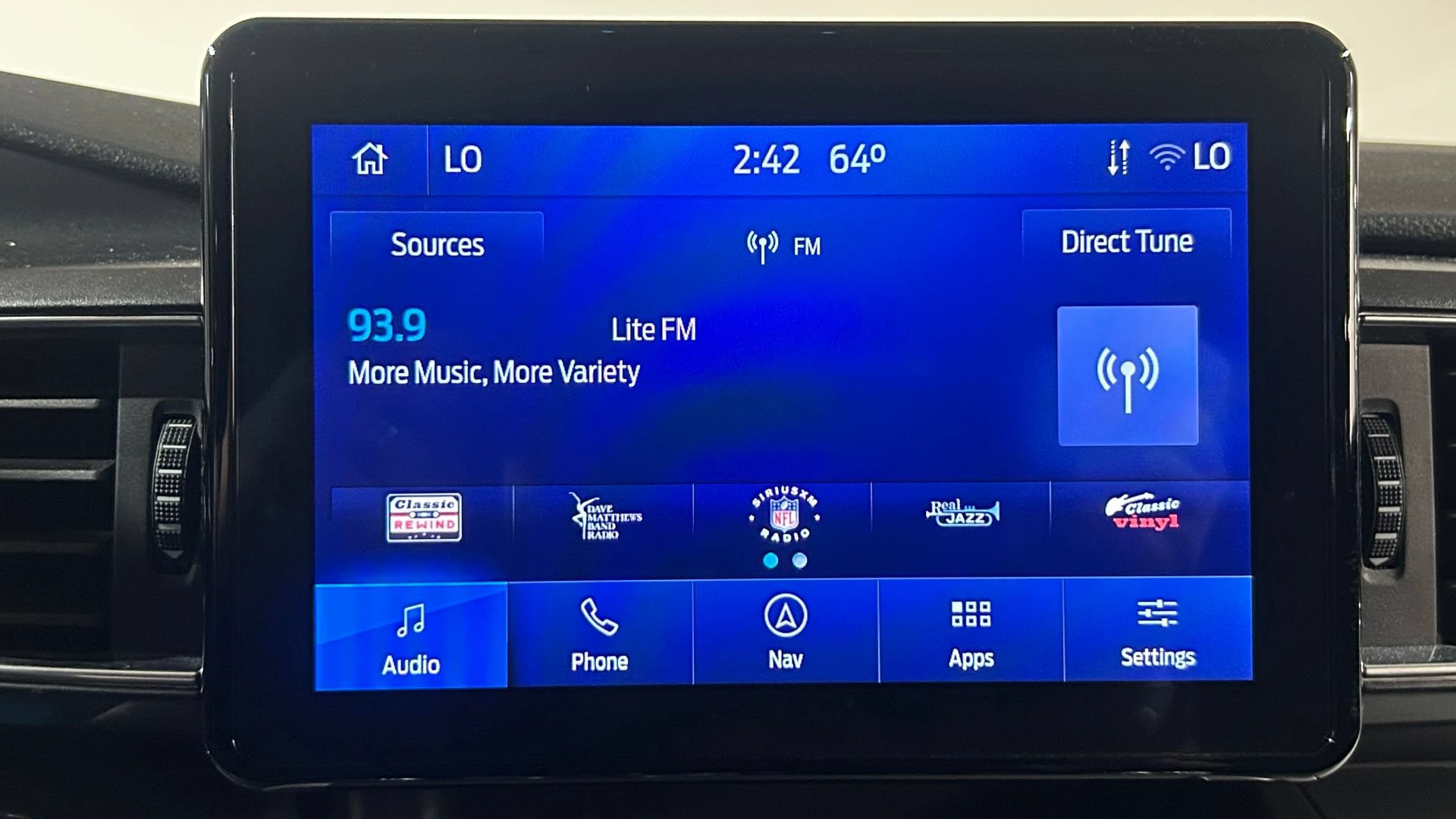 Used 2022 Ford Explorer XLT w/ Equipment Group 202A AWD/4WD image 85