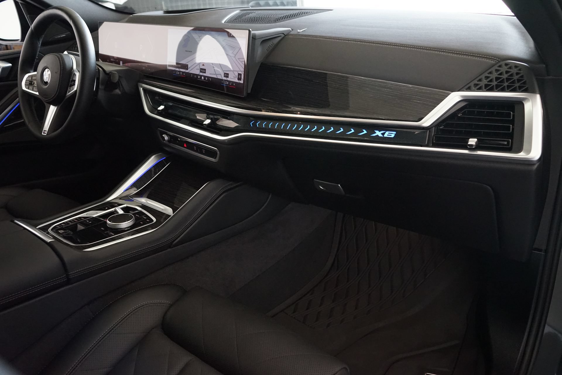Used 2026 BMW X6 xDrive40i AWD/4WD image 10