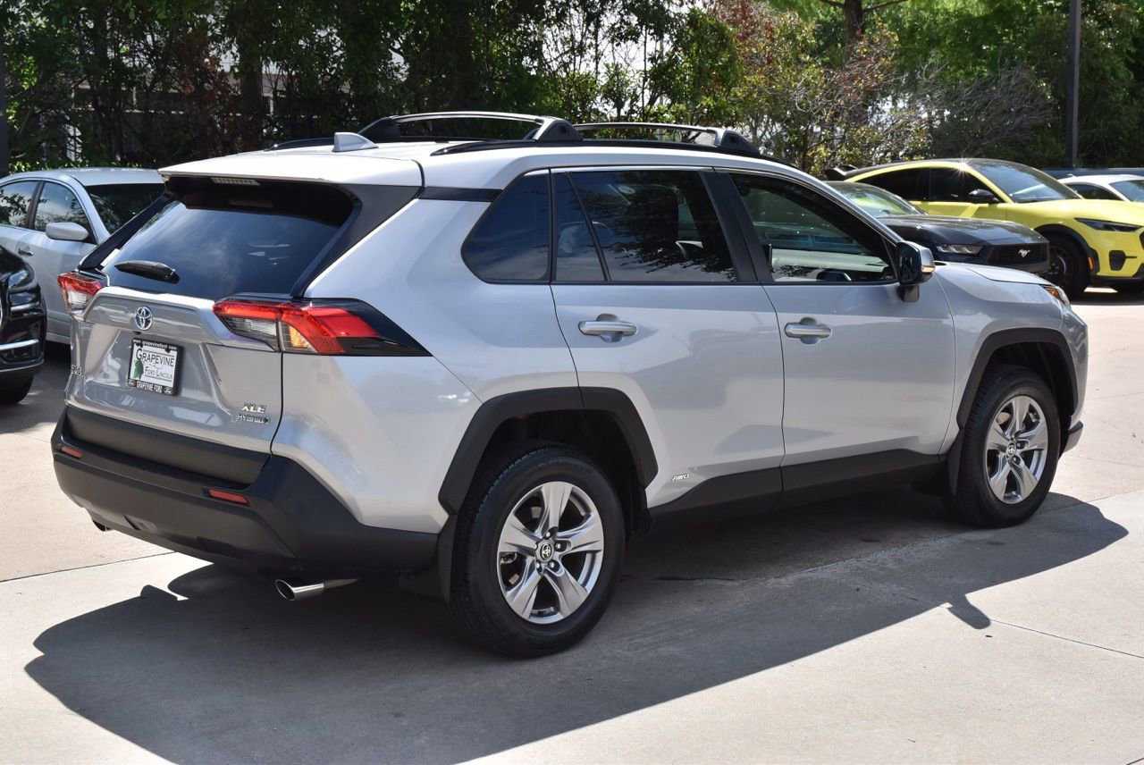 Used 2023 Toyota RAV4 XLE w/ Convenience Package AWD/4WD image 7