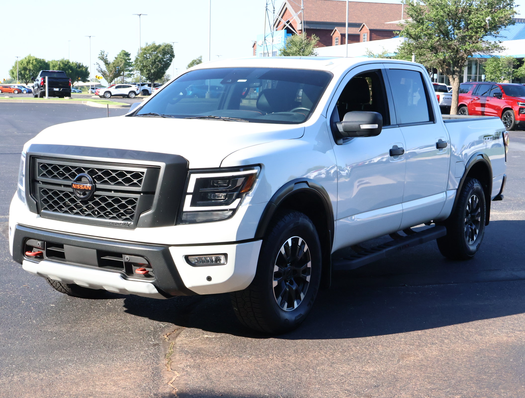 Used 2021 Nissan Titan PRO-4X w/ Pro-4x Convenience Package AWD/4WD image 32