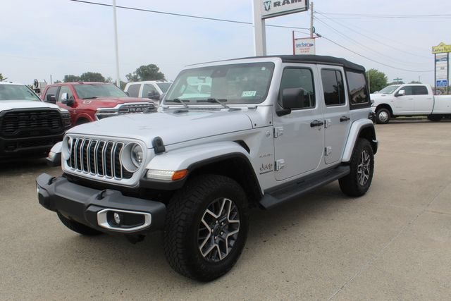 Used 2024 Jeep Wrangler Unlimited Sahara w/ Technology Group AWD/4WD image 1