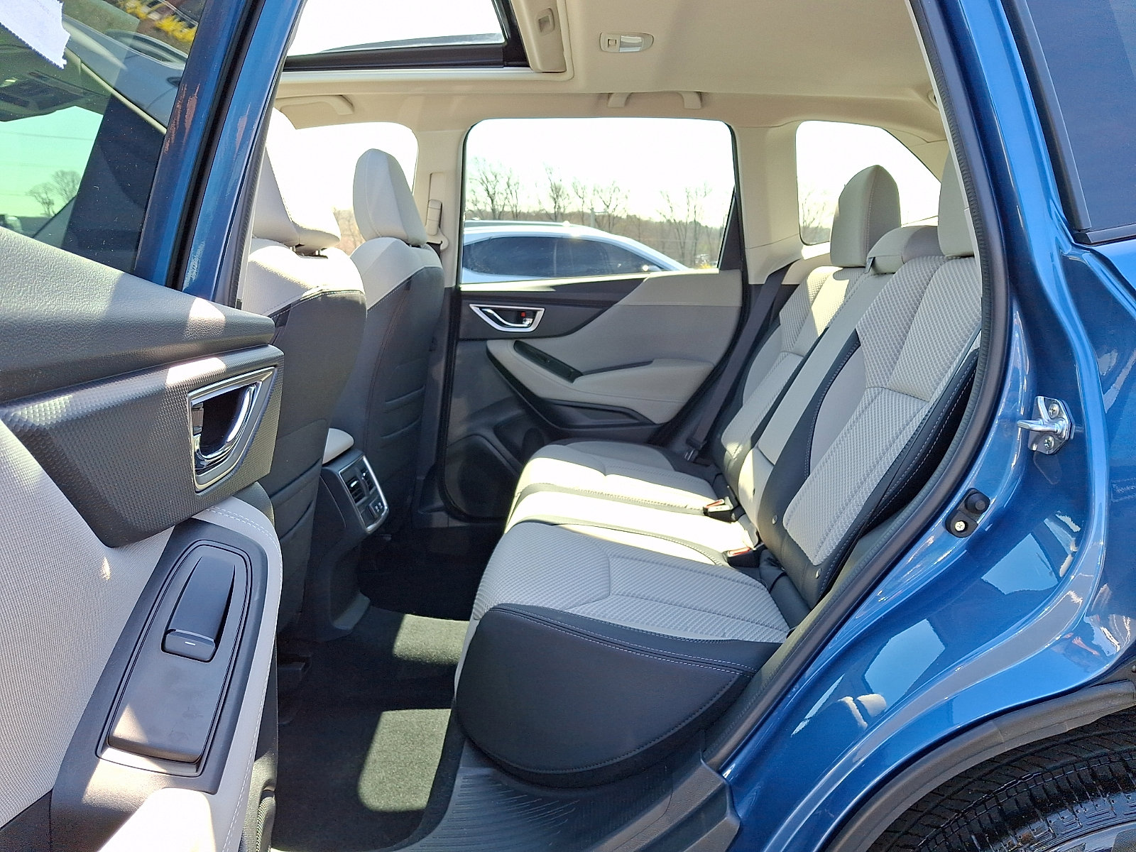 Certified 2023 Subaru Forester Premium AWD/4WD image 10