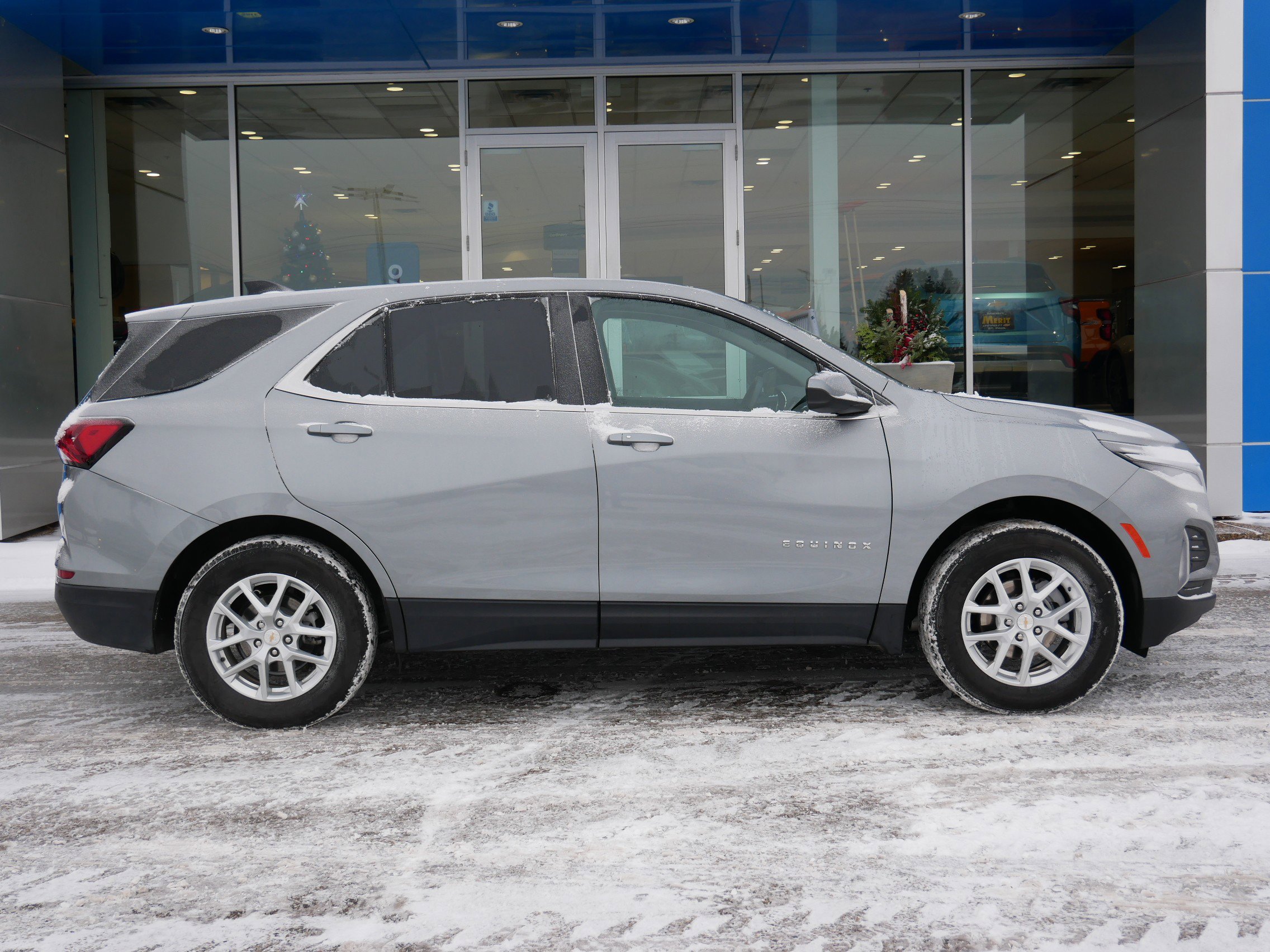 Certified 2023 Chevrolet Equinox LT image 2