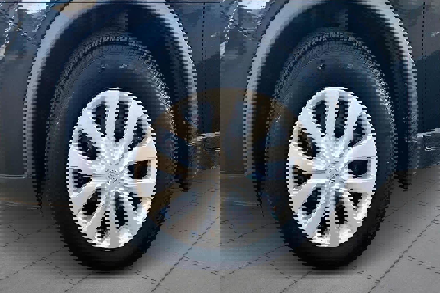 Used 2016 Nissan Rogue S w/ Appearance Package image 10