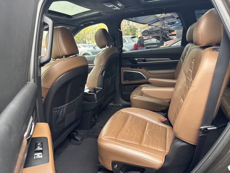 Used 2021 Kia Telluride SX w/ SX Prestige Package image 43