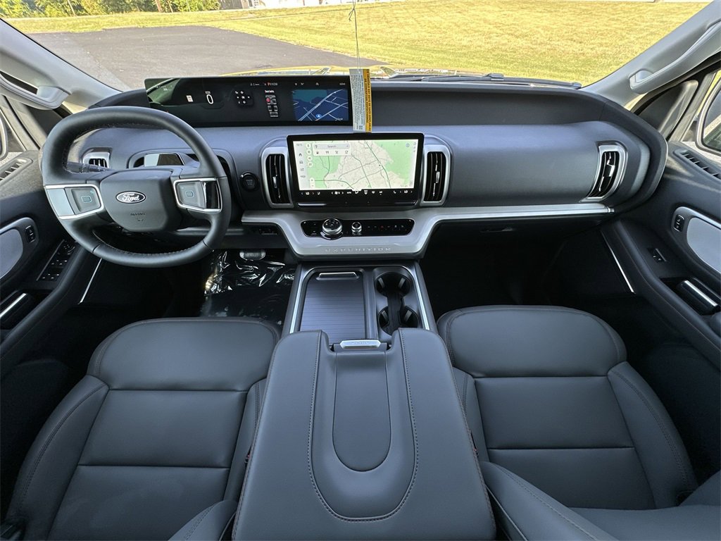 New 2025 Ford Expedition Active image 21