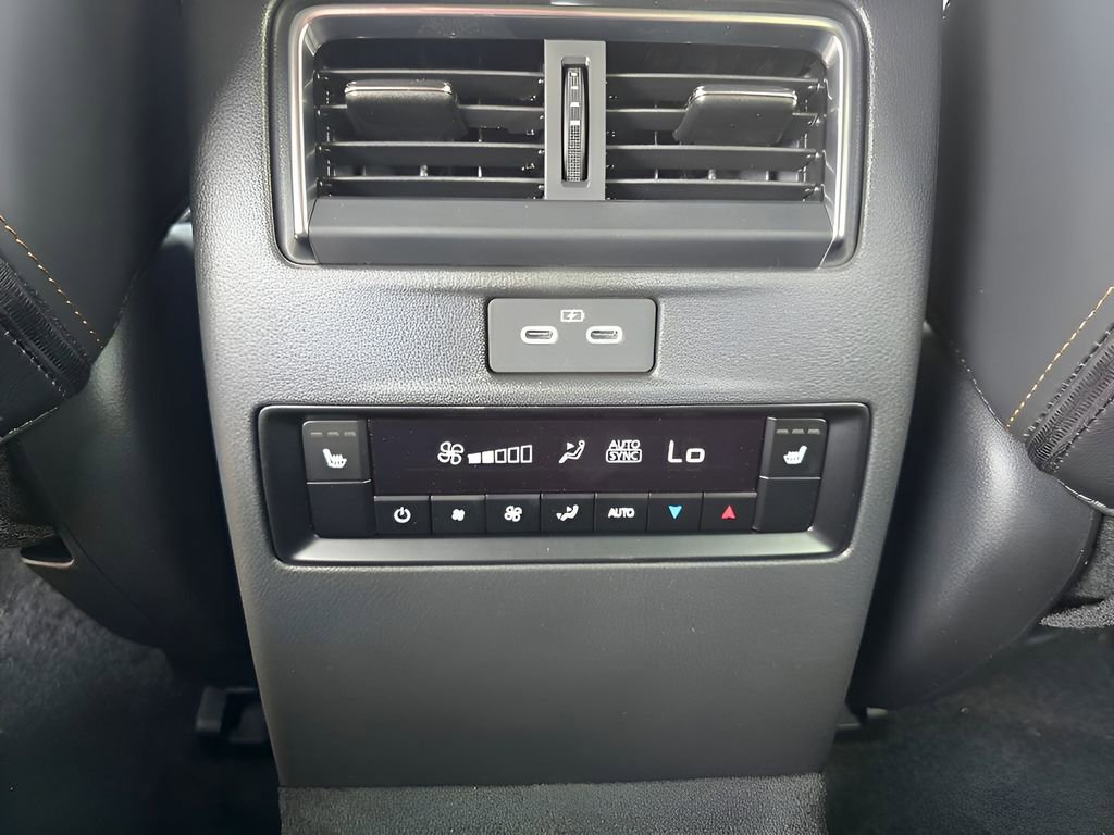 Used 2025 MAZDA CX-70 Plug-In Hybrid w/ Premium Plus image 28