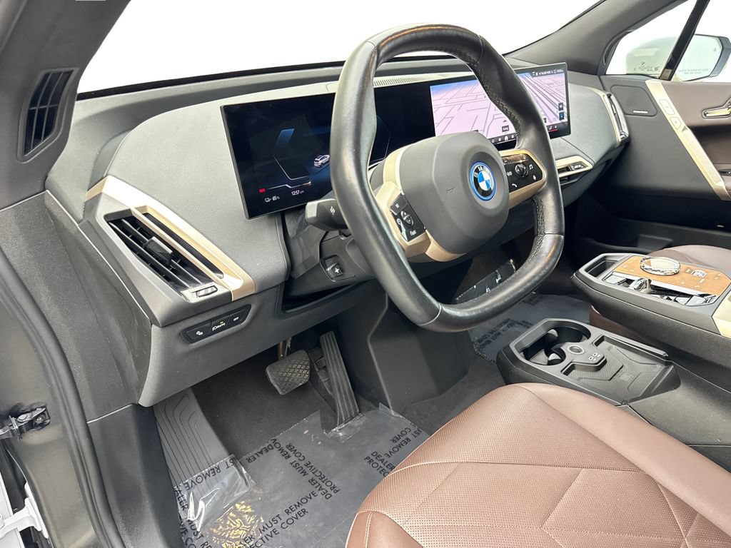 Used 2024 BMW iX xDrive50 w/ Premium Package AWD/4WD image 48