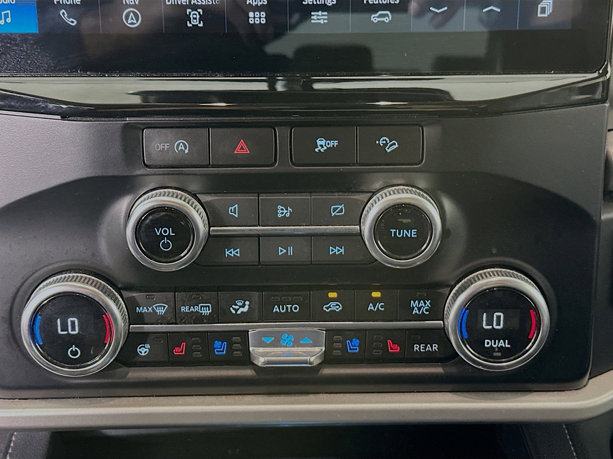 Used 2024 Ford Expedition XLT image 23