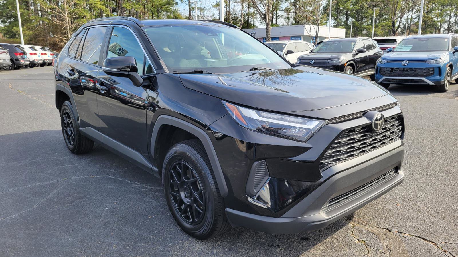 Used 2023 Toyota RAV4 XLE w/ Convenience Package image 7