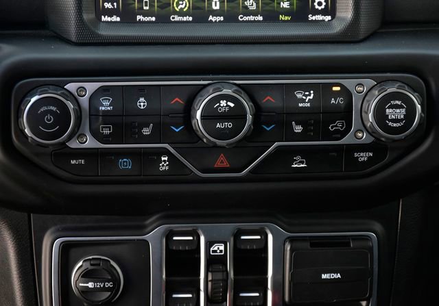 Used 2023 Jeep Wrangler Unlimited Sahara w/ Cold Weather Group AWD/4WD image 26