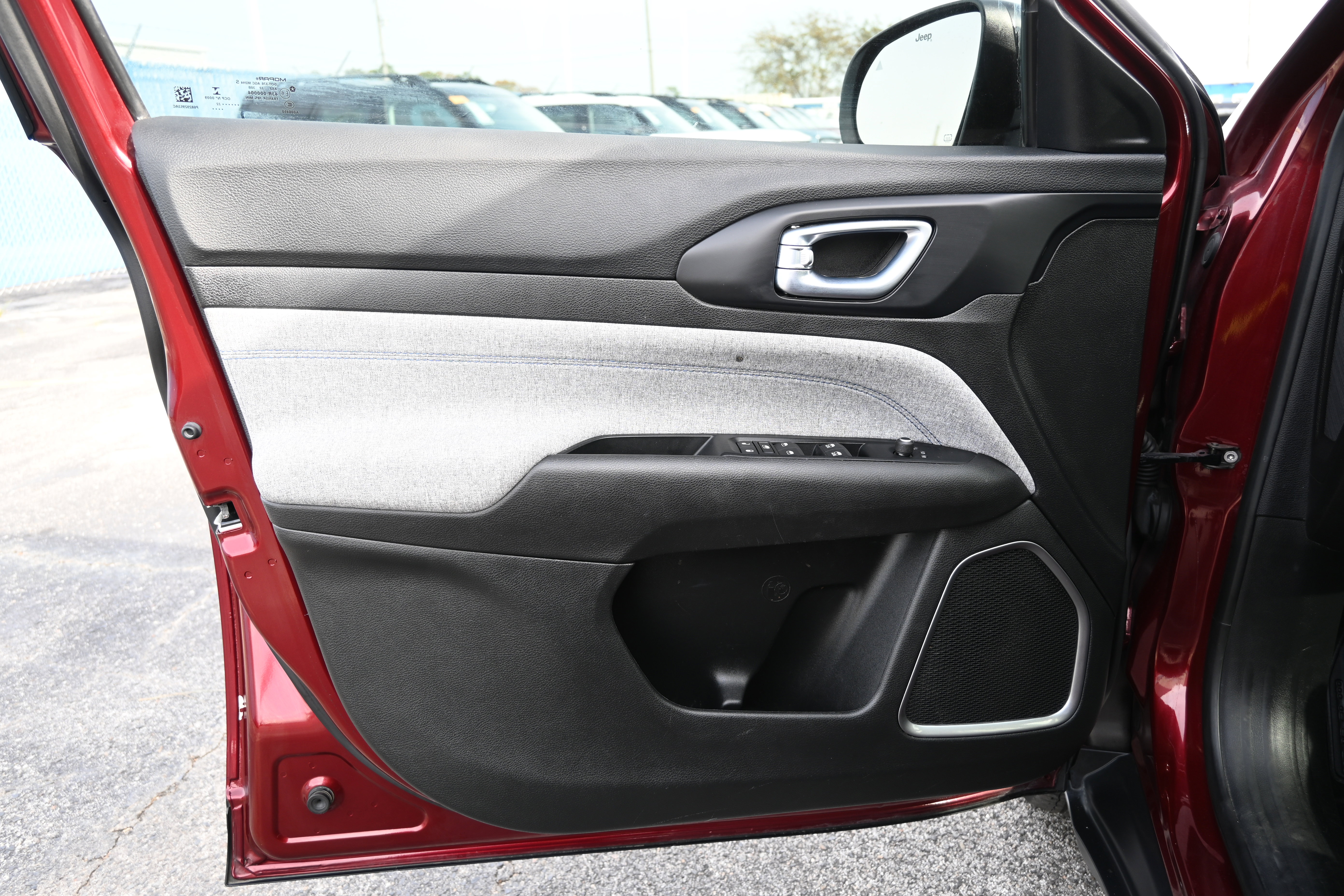 Used 2022 Jeep Compass Latitude image 12