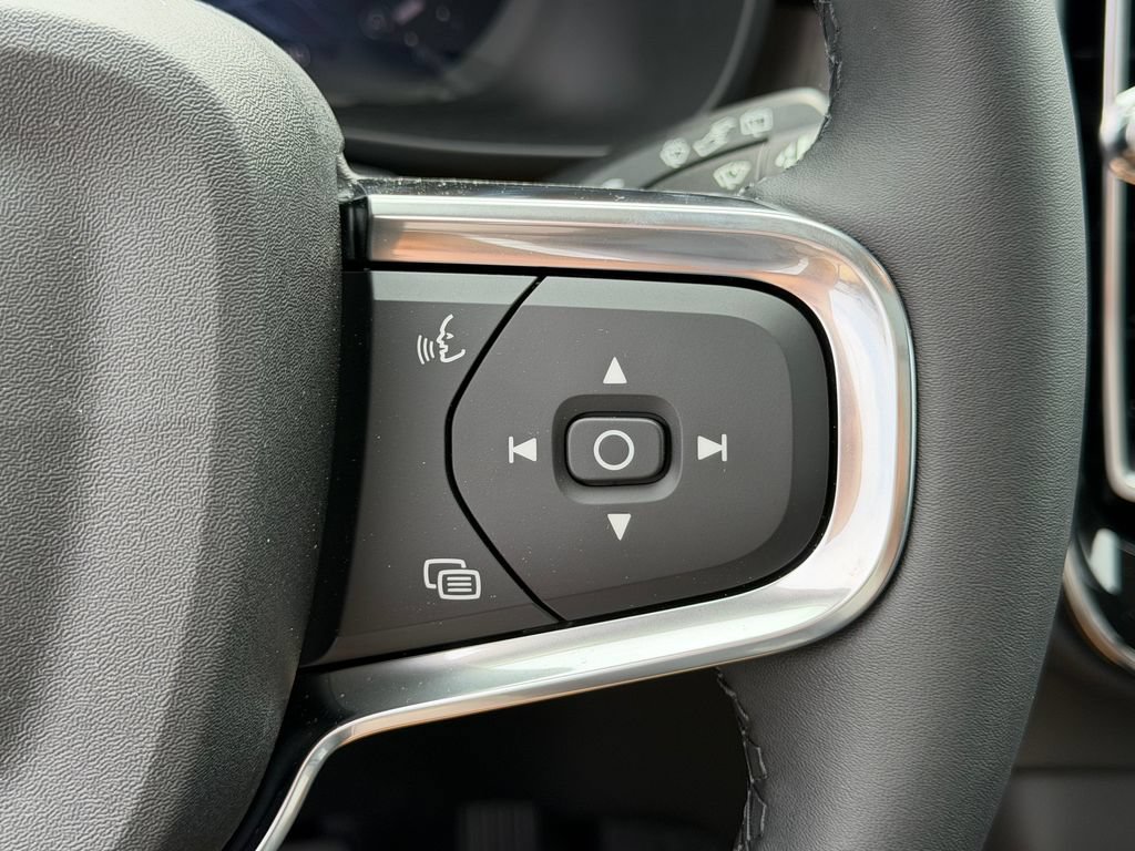 New 2026 Volvo XC40 B5 Core w/ Climate Package AWD/4WD image 18