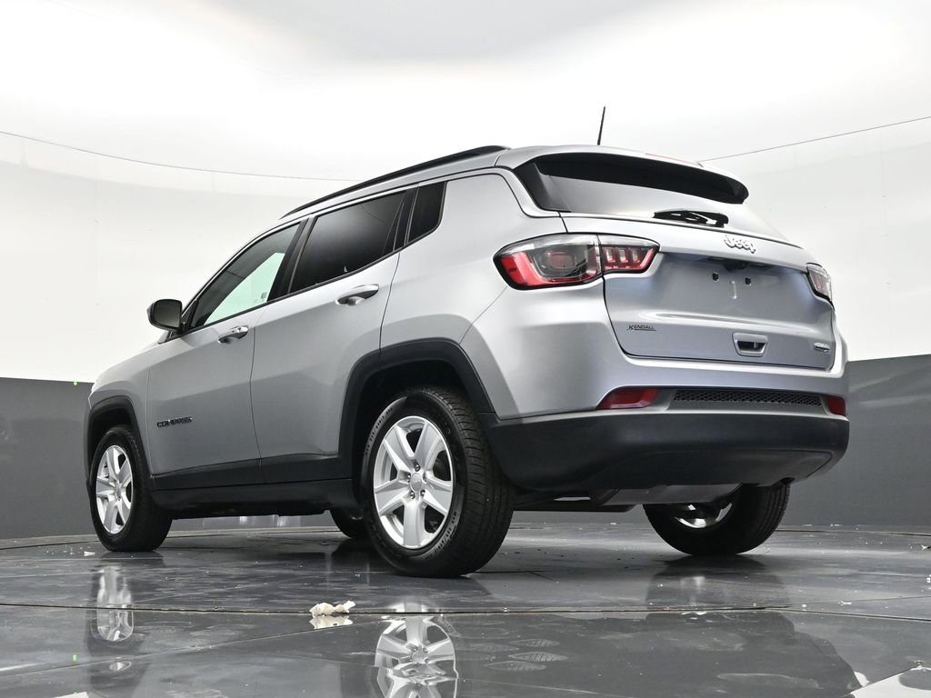 Used 2022 Jeep Compass Latitude FWD image 23