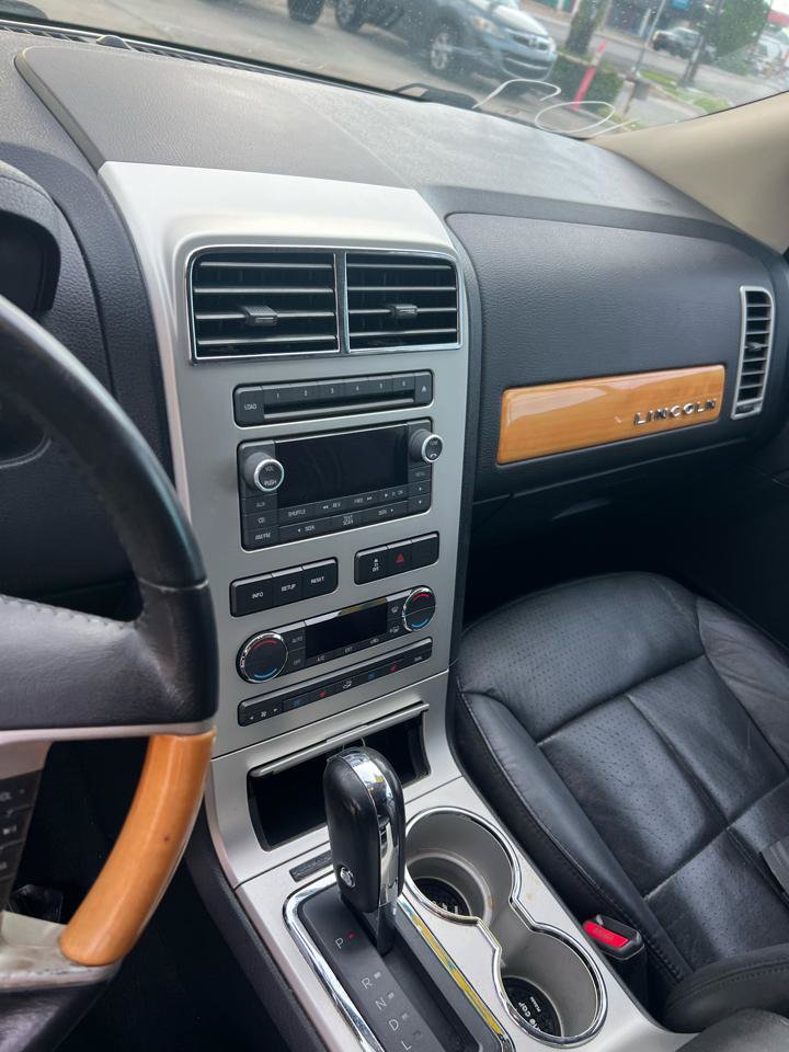 Used 2010 Lincoln MKX 2WD image 12