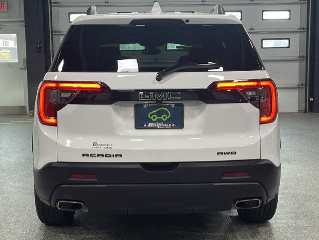 Certified 2023 GMC Acadia SLT w/ Elevation Edition AWD/4WD image 4