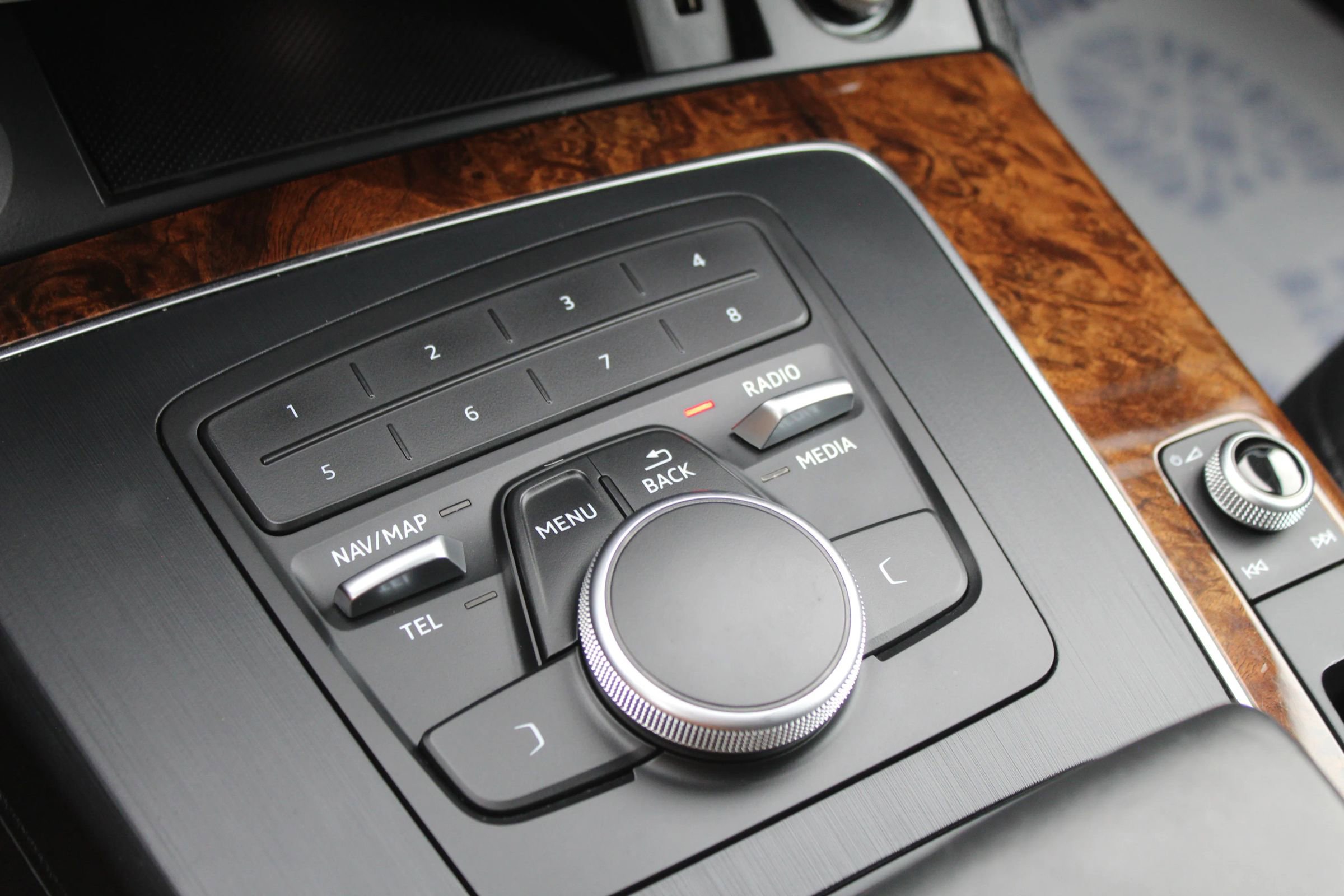 Used 2018 Audi Q5 2.0T Premium AWD/4WD image 31