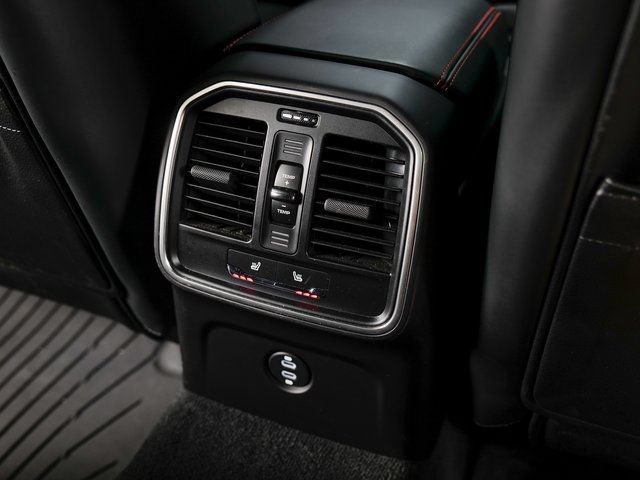 Certified 2024 Porsche Macan S AWD/4WD image 26