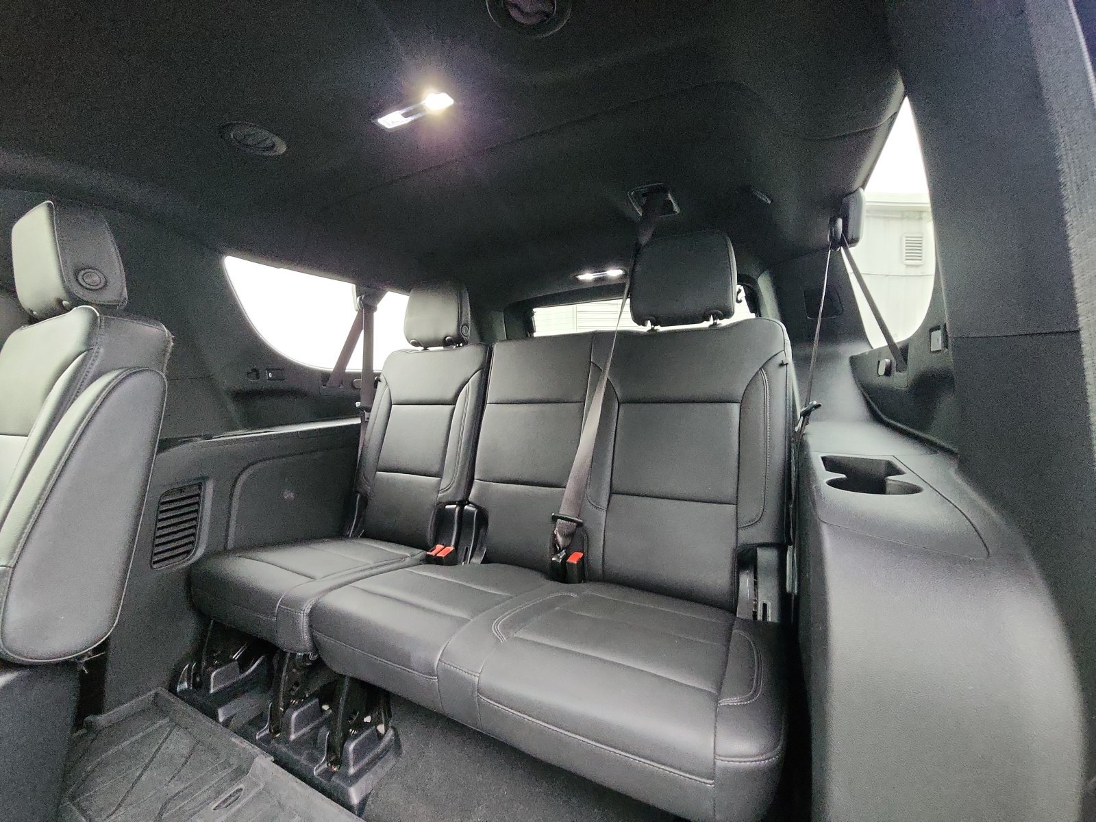 Used 2024 Chevrolet Suburban LT w/ Luxury Package AWD/4WD image 23