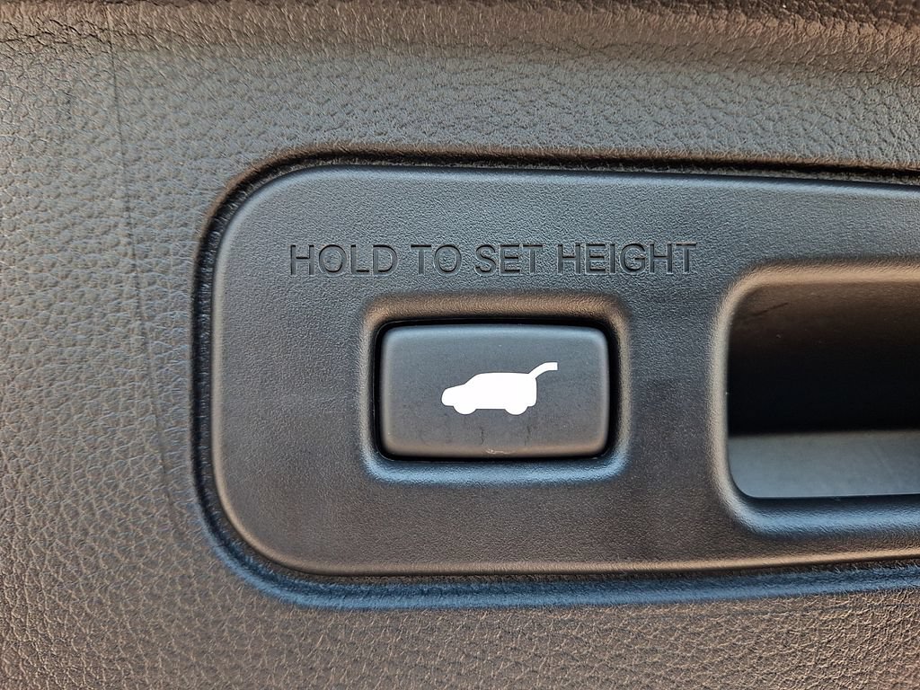Used 2025 Honda Pilot TrailSport image 29