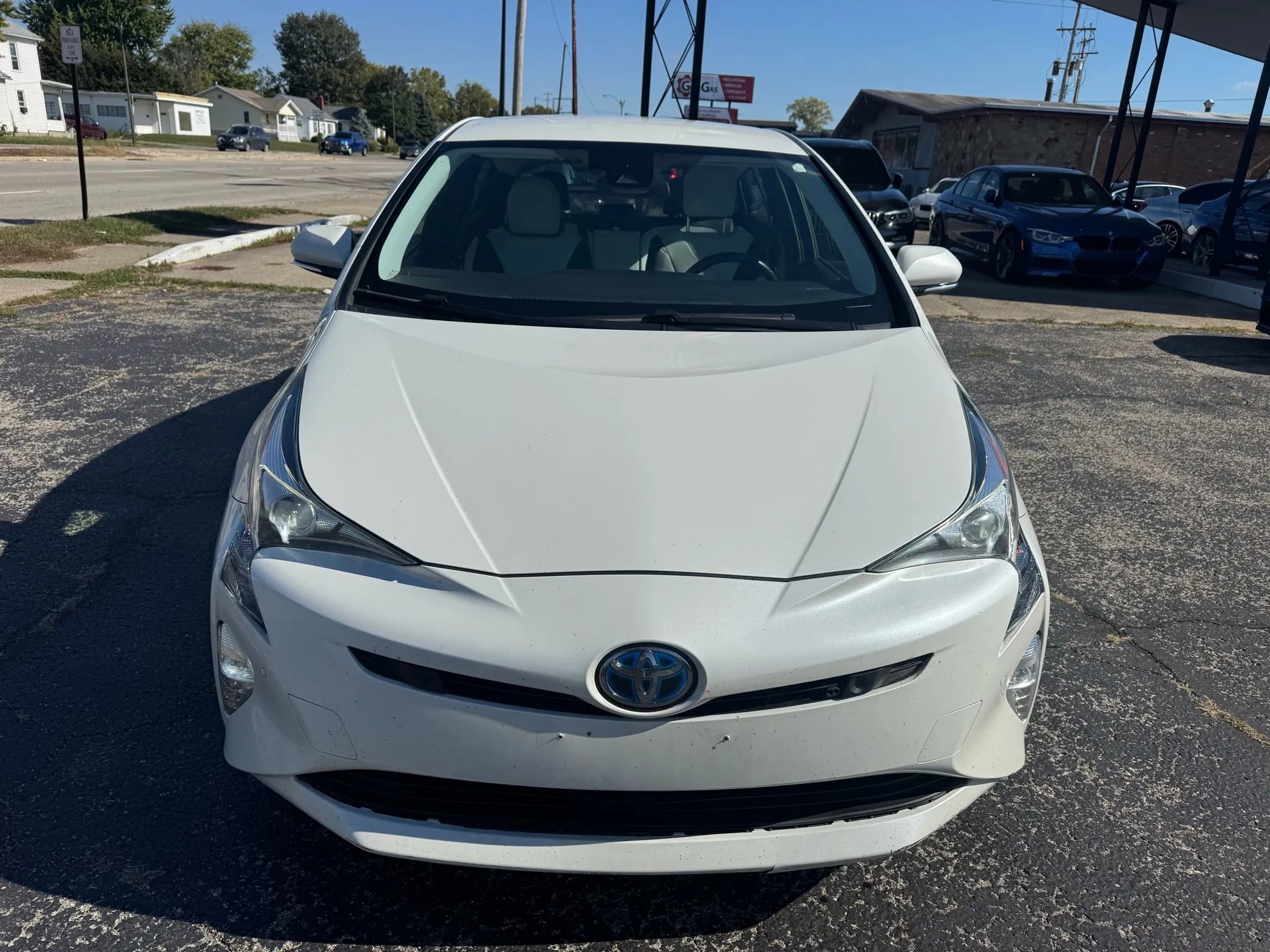 Used 2018 Toyota Prius Three Touring image 2