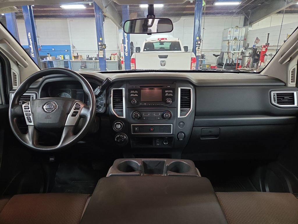 Used 2018 Nissan Titan S image 13
