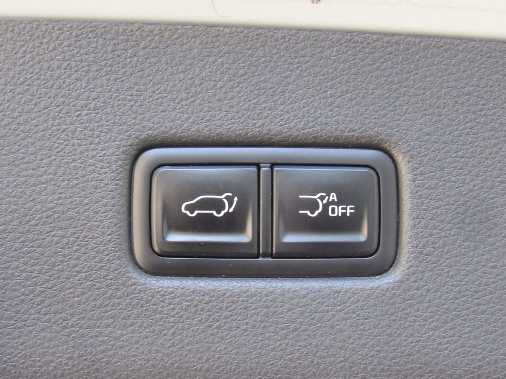 Used 2022 Kia Carnival EX FWD image 24