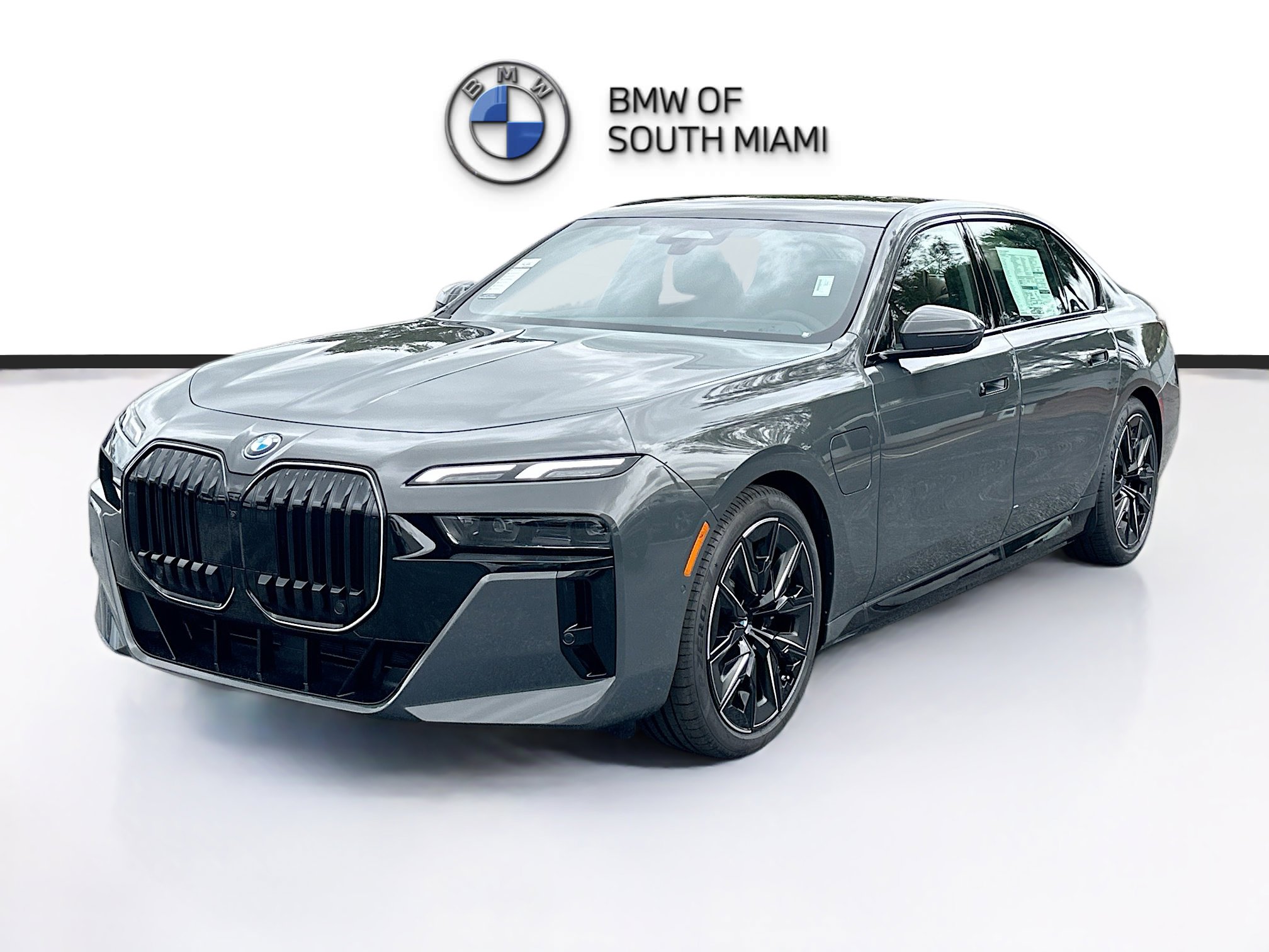 New 2026 BMW 750e xDrive w/ Premium Package image 3