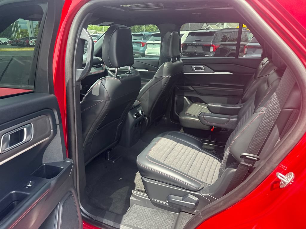 Used 2025 Ford Explorer ST-Line w/ Premium Package AWD/4WD image 17