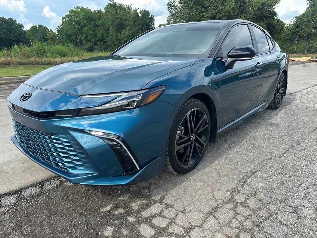 Used 2025 Toyota Camry XSE w/ Premium Package FWD video 1