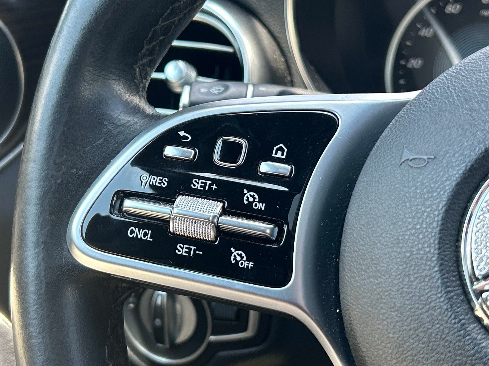 Used 2019 Mercedes-Benz C 300 4MATIC Sedan image 21