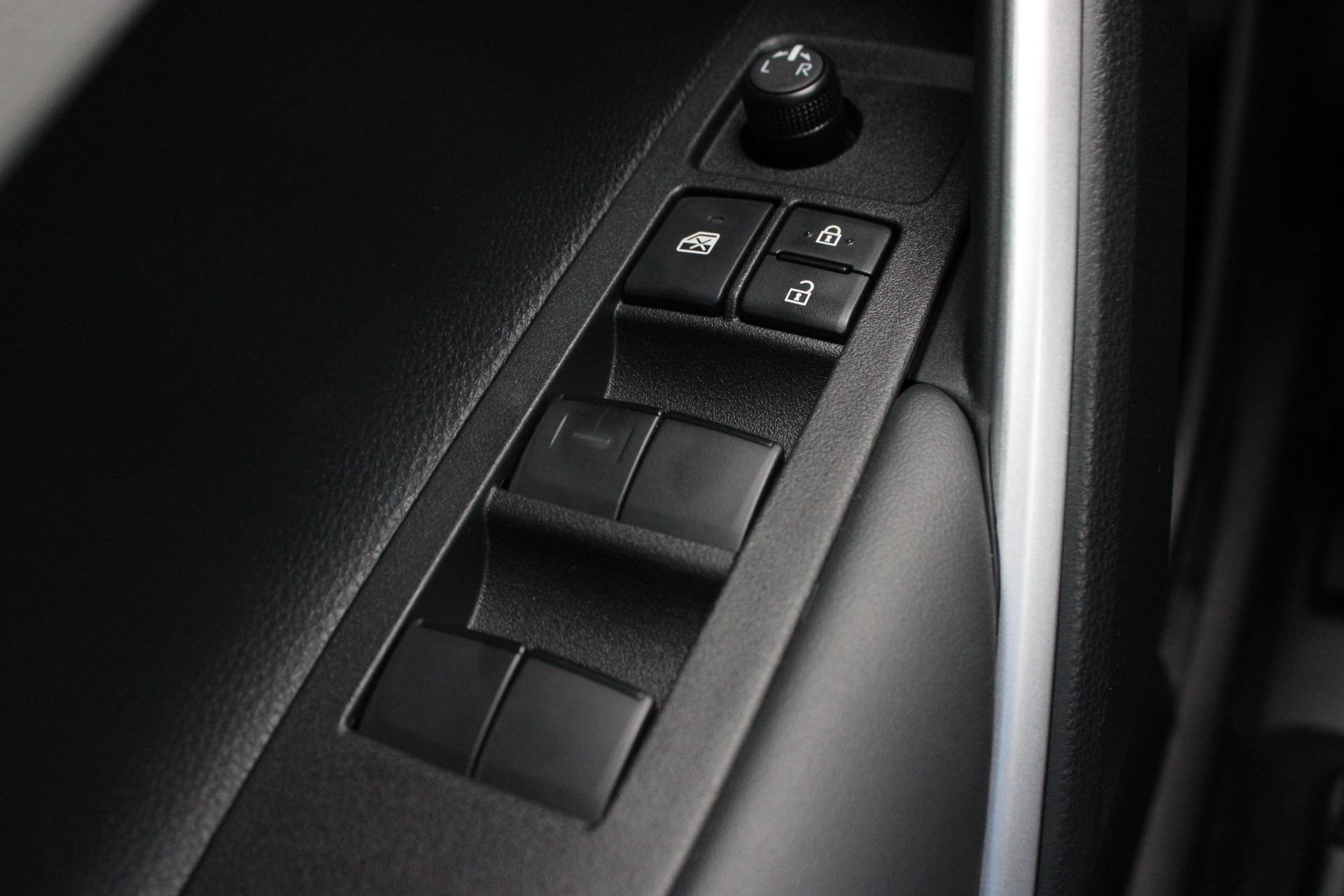 New 2026 Toyota Corolla Cross L AWD/4WD image 23