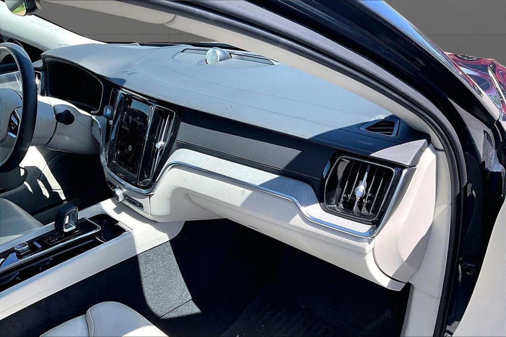 Used 2024 Volvo S60 B5 Ultimate w/ Climate Package image 14