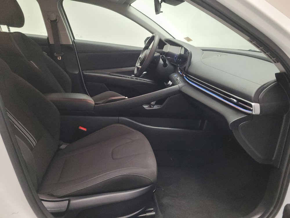 Used 2024 Hyundai Elantra SEL FWD image 21