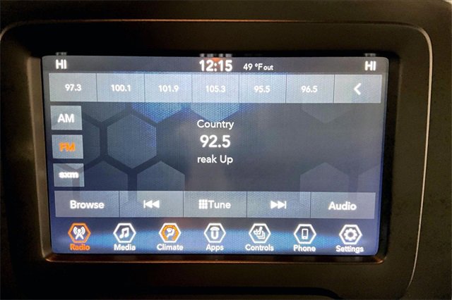 Used 2019 Jeep Renegade Latitude w/ Cold Weather Group image 40