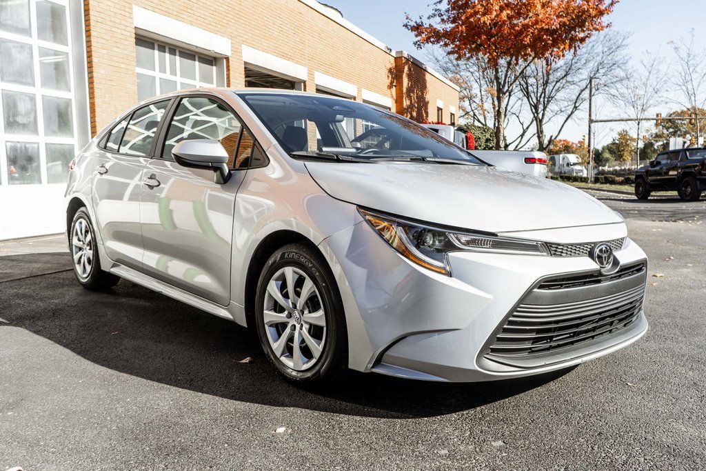 Used 2024 Toyota Corolla LE image 5