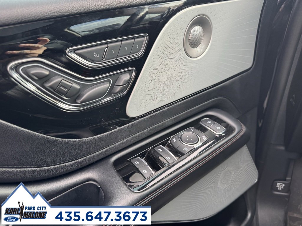 Used 2020 Lincoln Aviator Reserve w/ Equipment Group 201A image 9