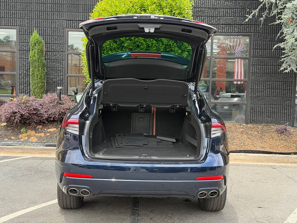 Used 2022 Maserati Levante GT AWD/4WD image 17