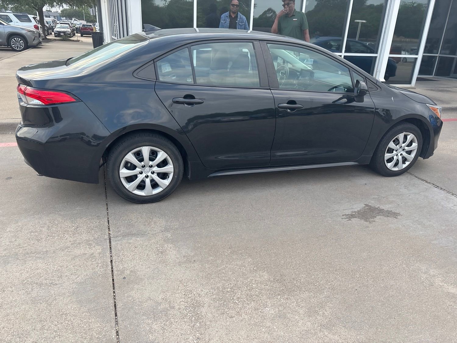 Used 2022 Toyota Corolla LE FWD image 5