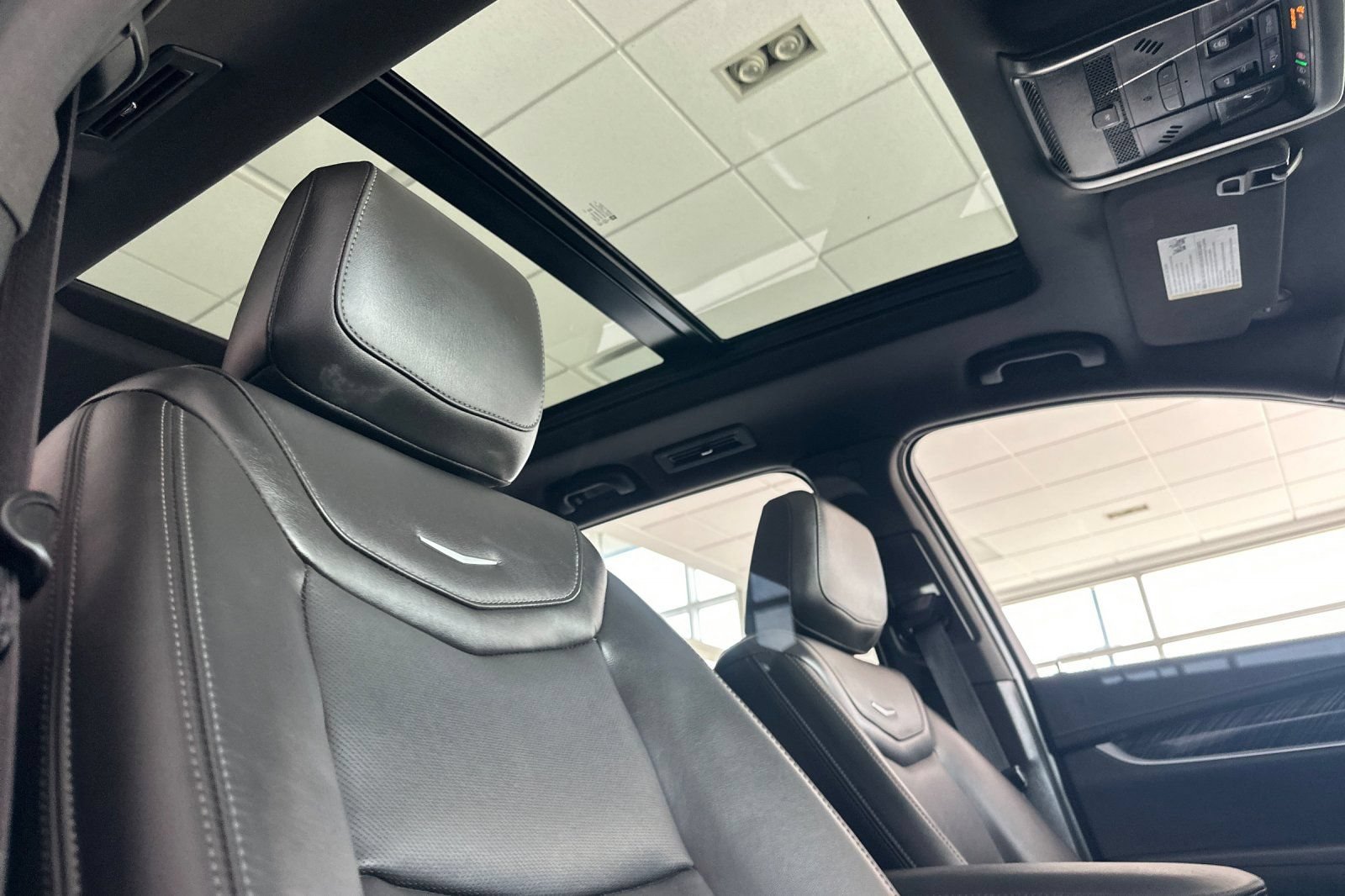 Used 2024 Cadillac XT6 Premium Luxury w/ Technology Package FWD image 22
